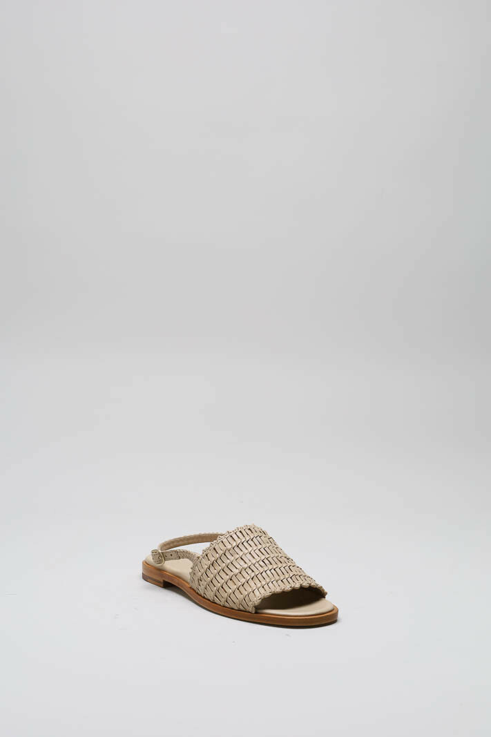 zoom in on Beige Sandaal plat image Beige Sandaal plat image