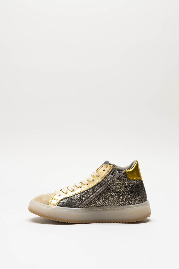 zoom in on Goud Sneaker image Goud Sneaker image