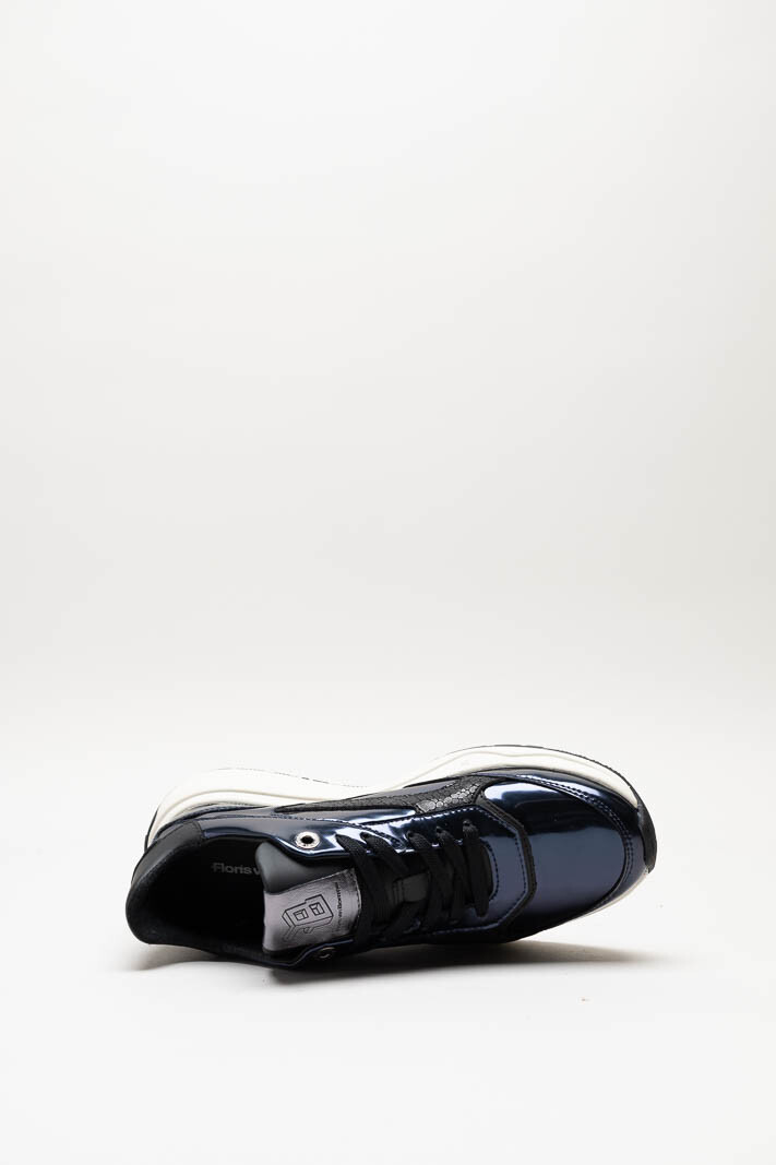 zoom in on Donkerblauw Sneaker image Donkerblauw Sneaker image