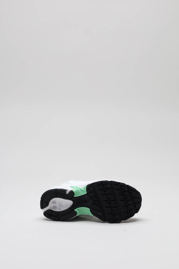 zoom in on Wit Sneaker image Wit Sneaker image