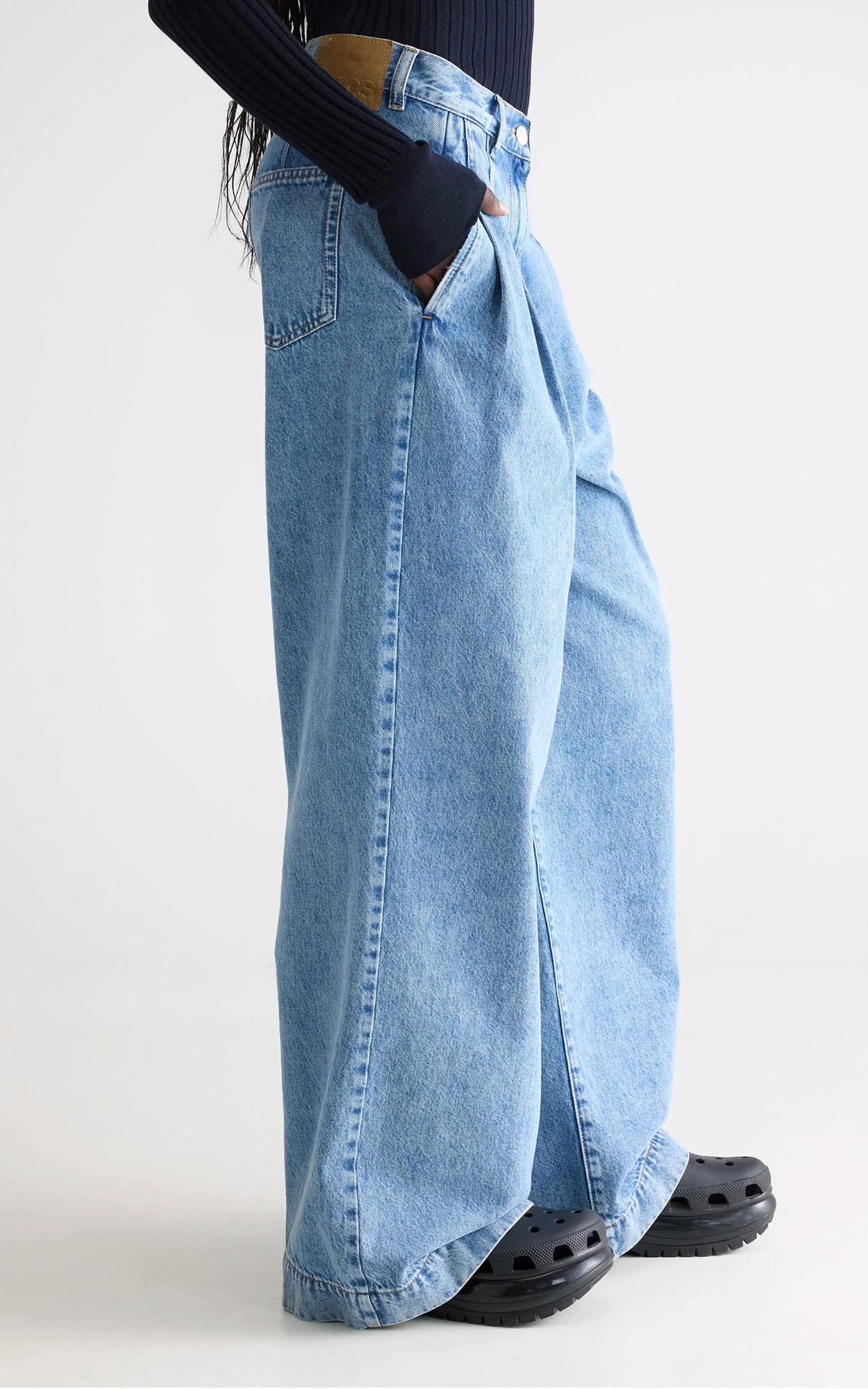 zoom in on Jeans Broek image Jeans Broek image