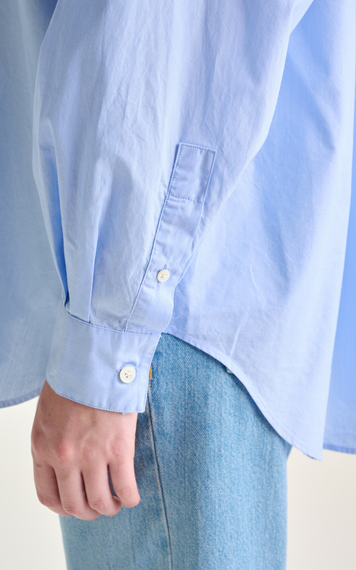 zoom in on Blauw Hemd image Blauw Hemd image