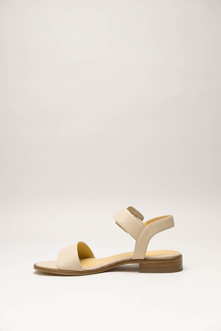 Beige Sandaal plat image