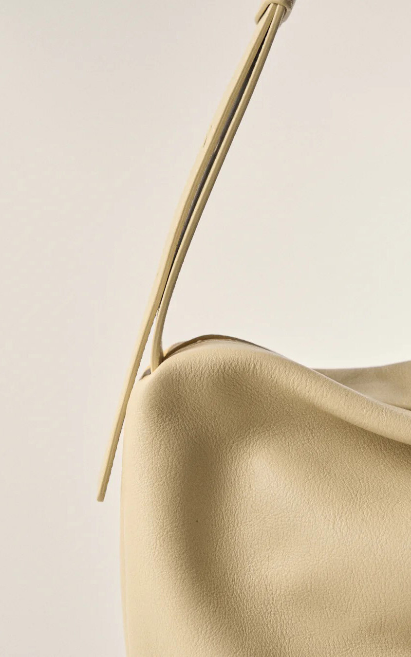 Geel Cross body image
