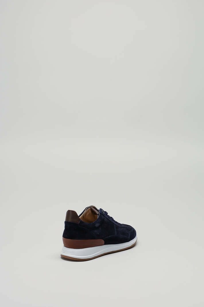 zoom in on Blauw Sneaker image Blauw Sneaker image