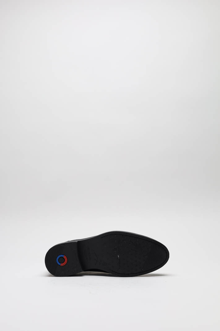zoom in on Zwart Veterschoen image Zwart Veterschoen image