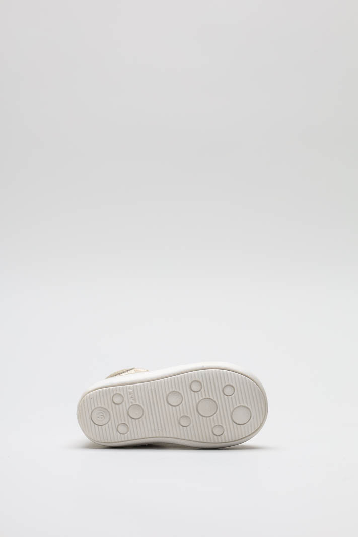 zoom in on Goud Sneaker image Goud Sneaker image