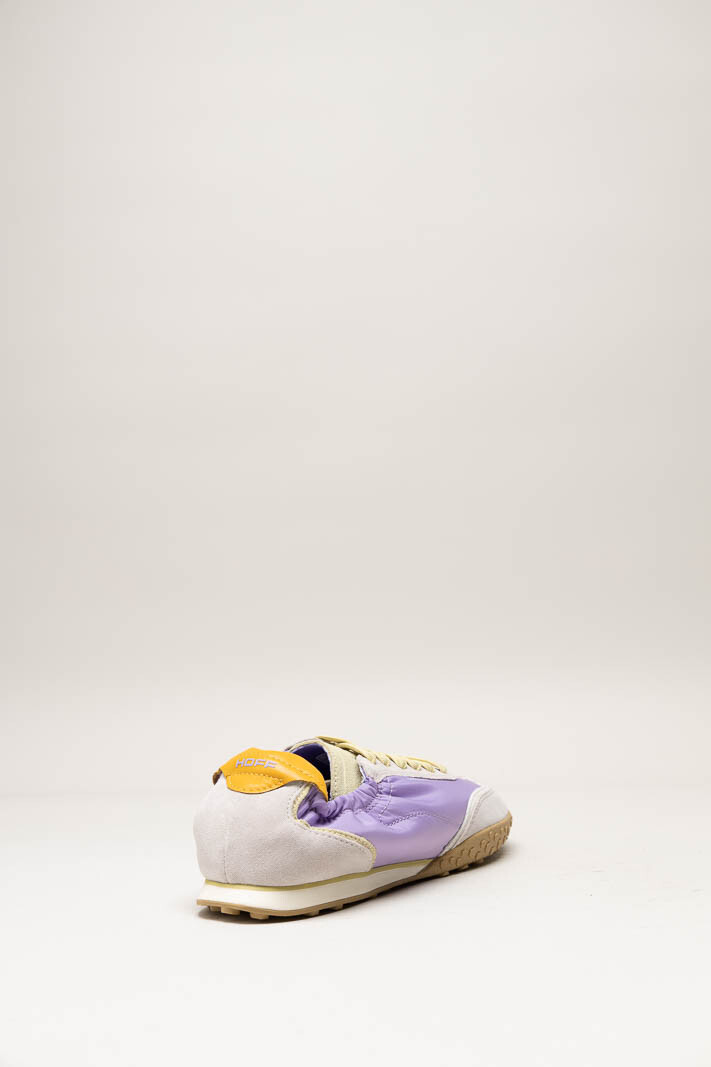 Lila Sneaker image
