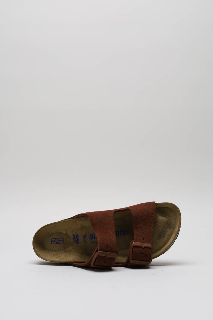 zoom in on Roestbruin Slipper image Roestbruin Slipper image