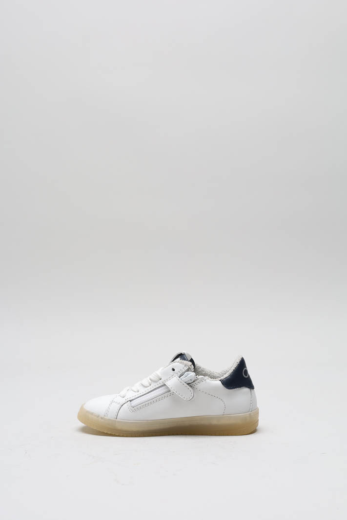zoom in on Wit Sneaker image Wit Sneaker image
