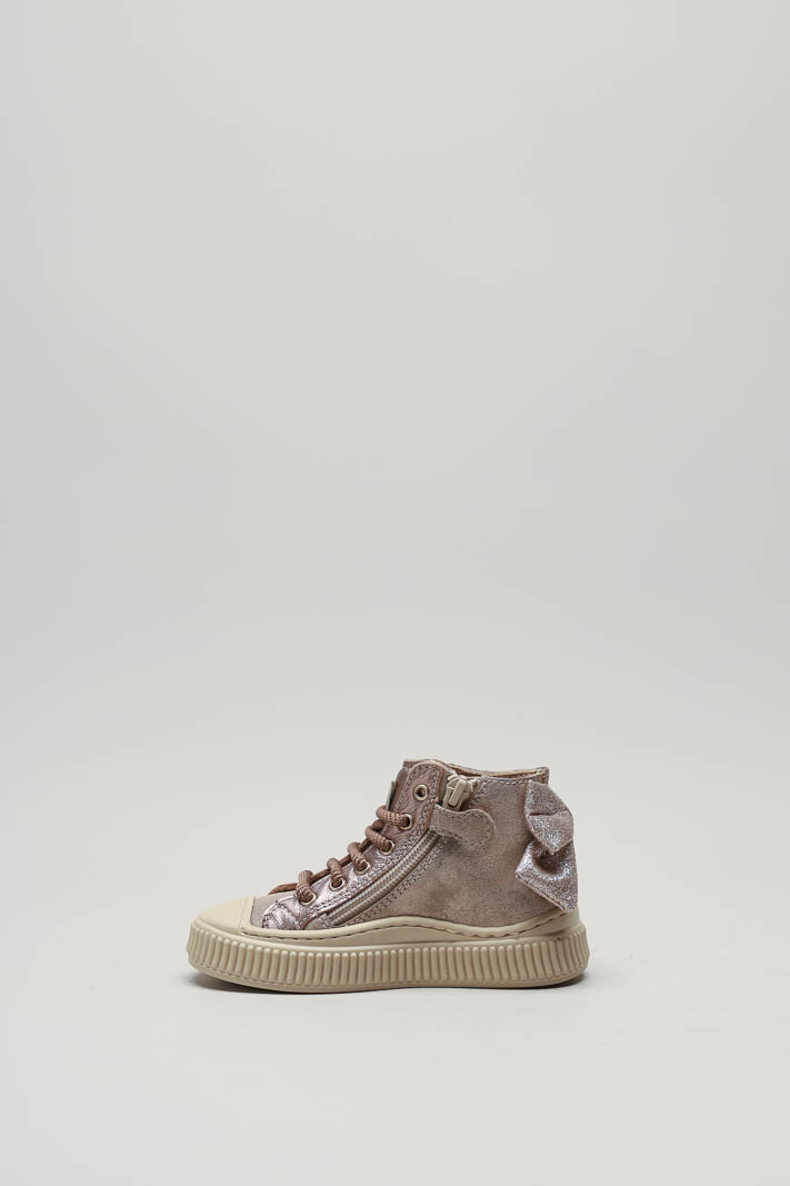 zoom in on Goud Sneaker image Goud Sneaker image