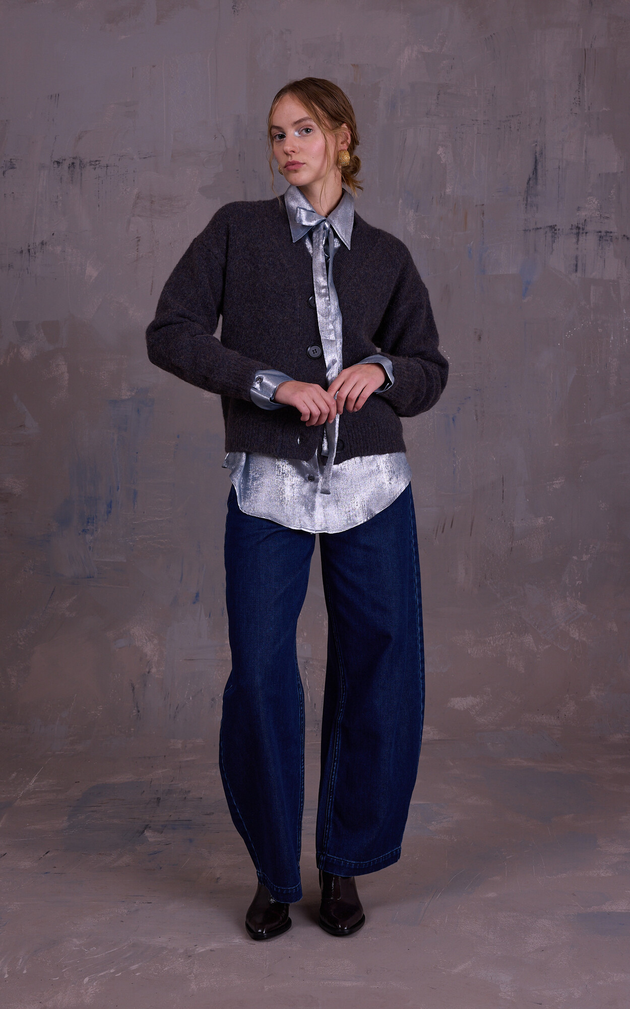 zoom in on Blauw Cardigan image Blauw Cardigan image