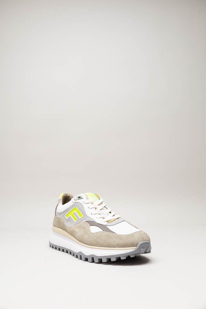 Beige Sneaker