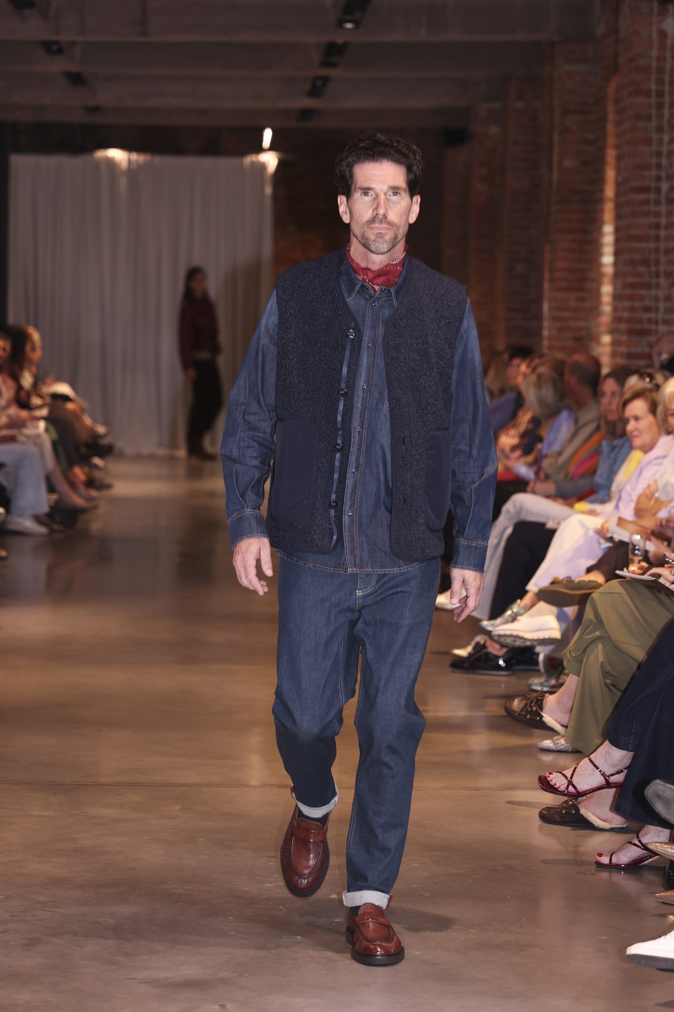 Runway Show PT.1 - 0.100