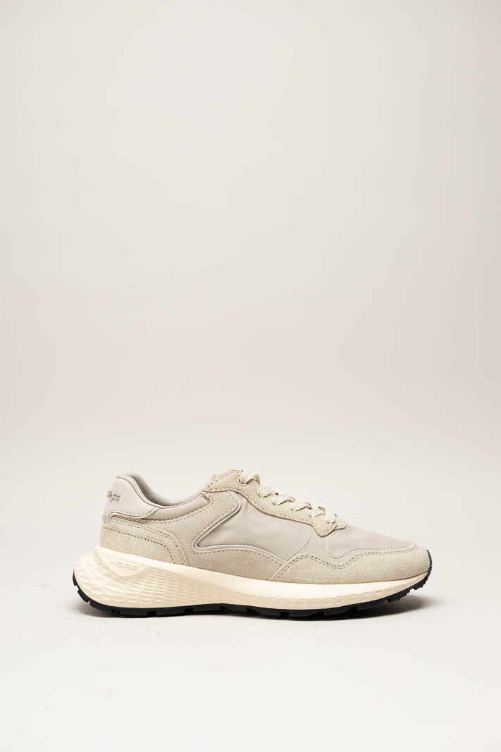 Beige Sneaker