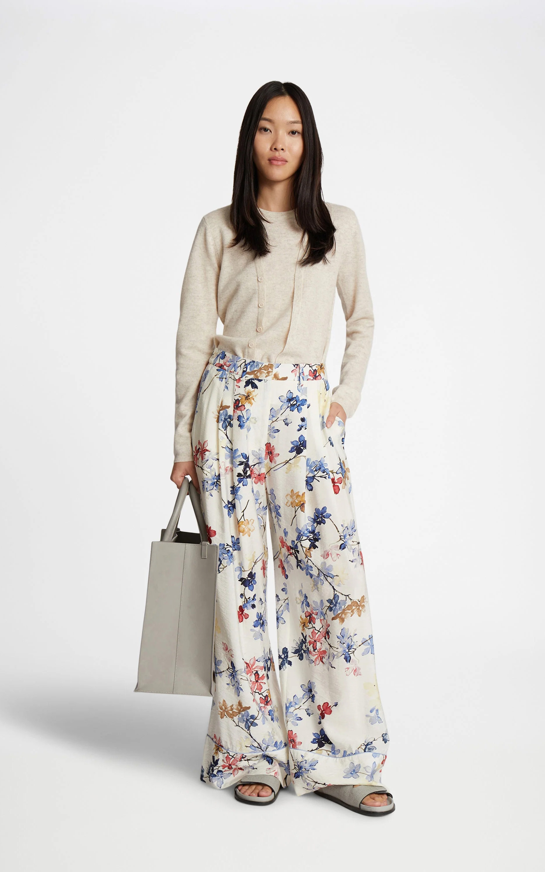zoom in on Bloemen Broek image Bloemen Broek image