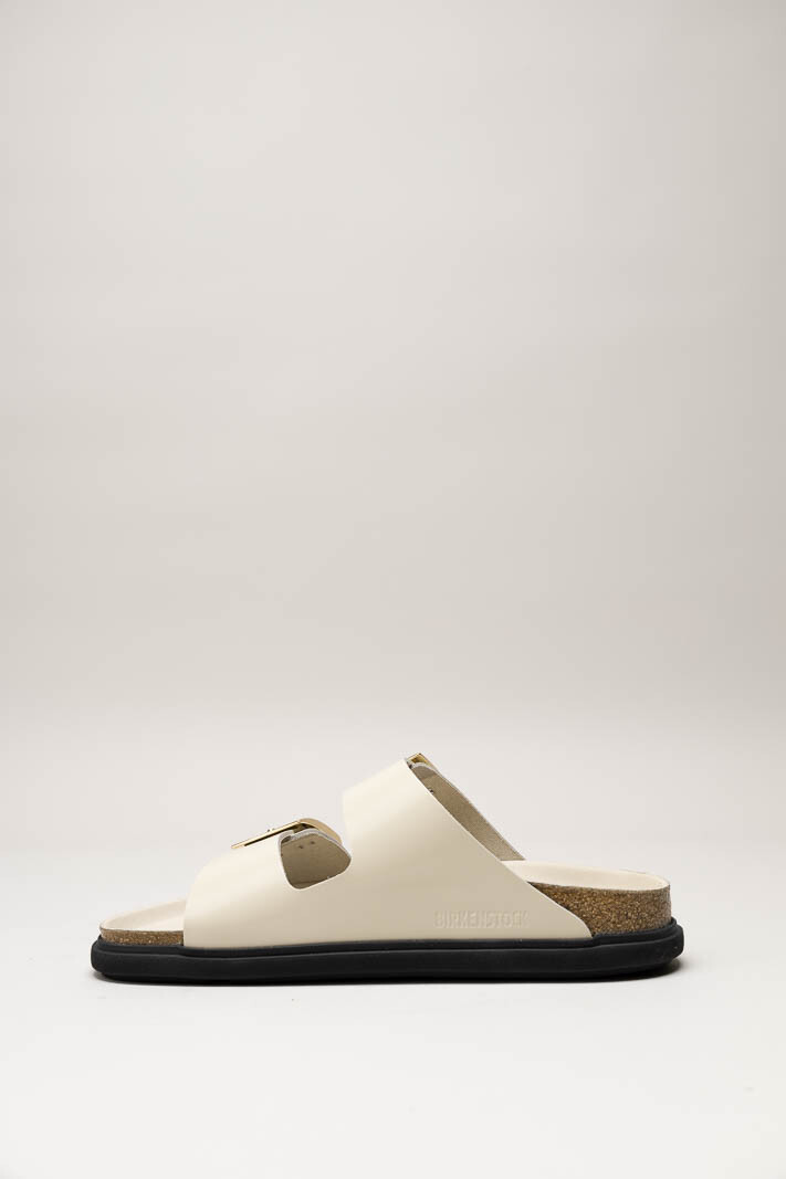 Lichtbeige Slipper image