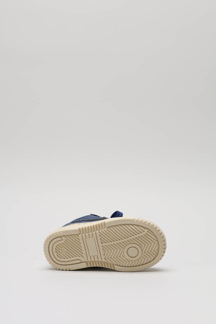 zoom in on Blauw Sneaker image Blauw Sneaker image