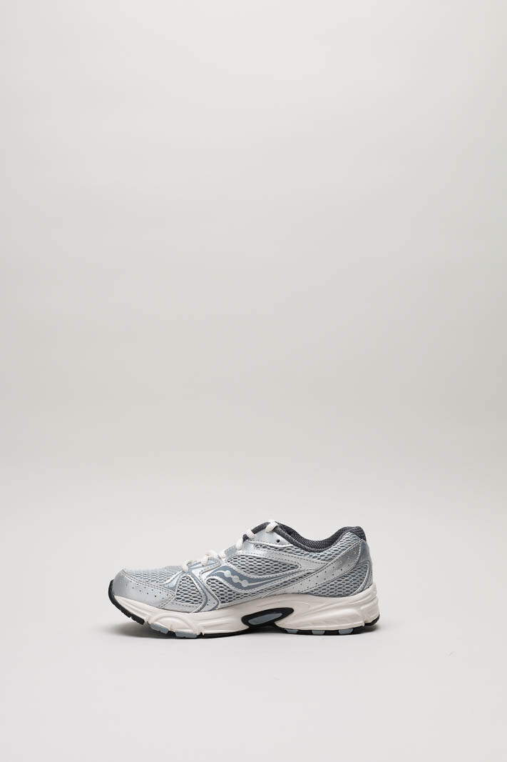zoom in on Zilver Sneaker image Zilver Sneaker image