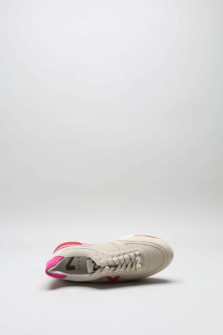 zoom in on Lichtbeige Sneaker image Lichtbeige Sneaker image