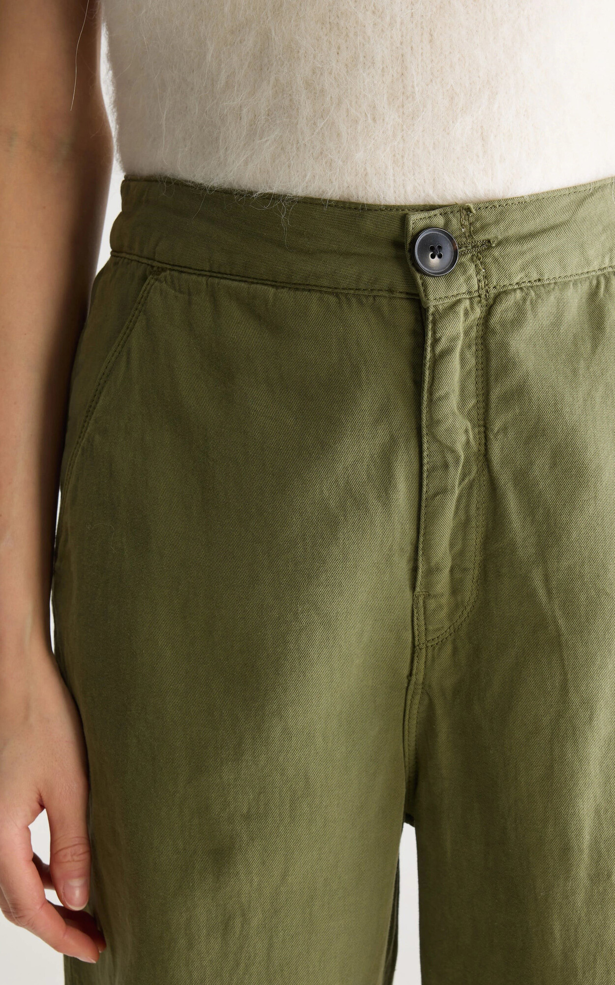 zoom in on Kaki Broek image Kaki Broek image
