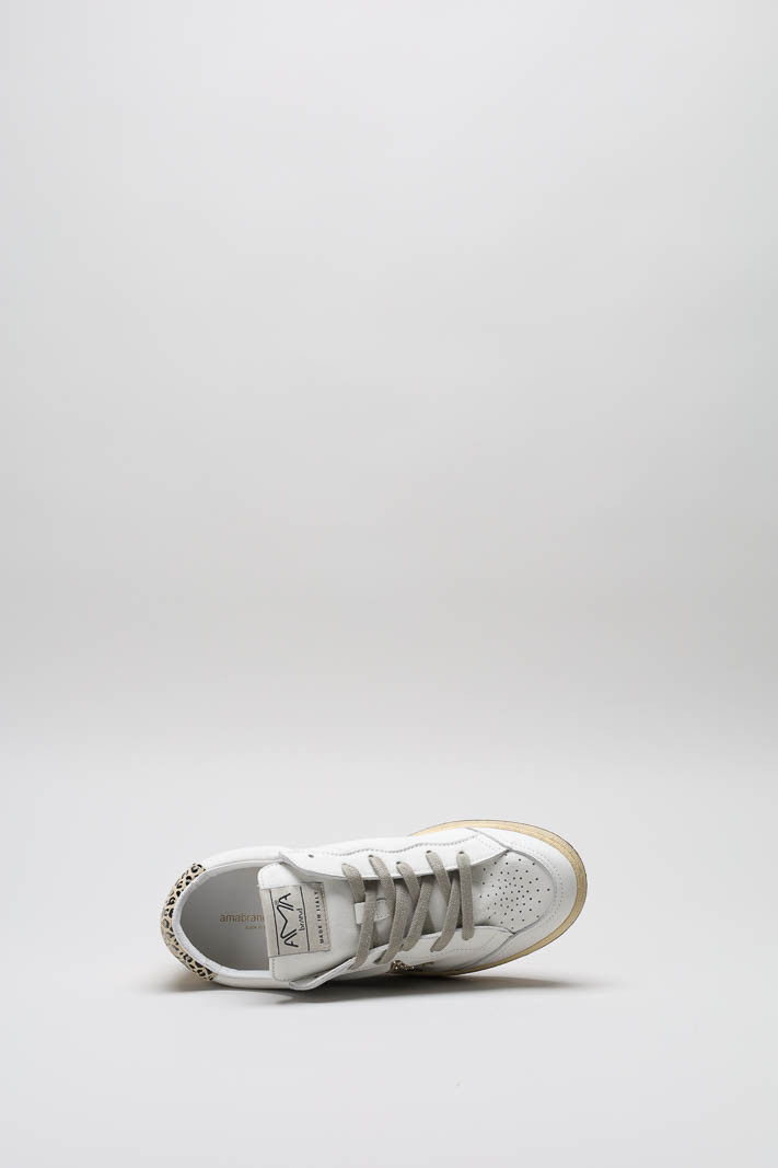 zoom in on Wit Sneaker image Wit Sneaker image