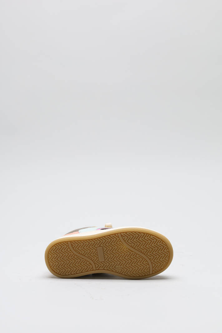 zoom in on Goud Sneaker image Goud Sneaker image
