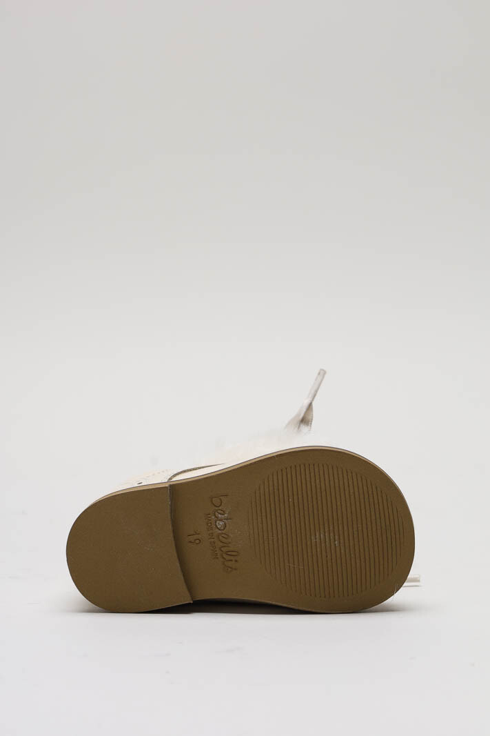 zoom in on Lichtbeige Veterschoen image Lichtbeige Veterschoen image