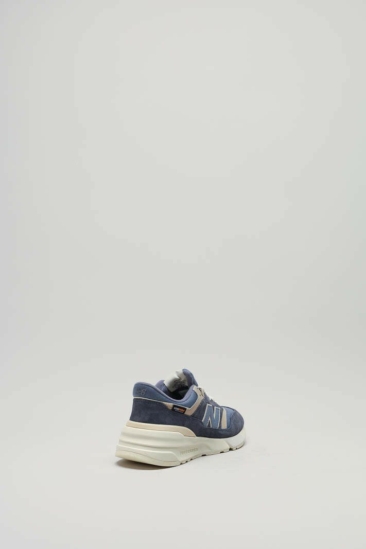 zoom in on Blauw Sneaker image Blauw Sneaker image
