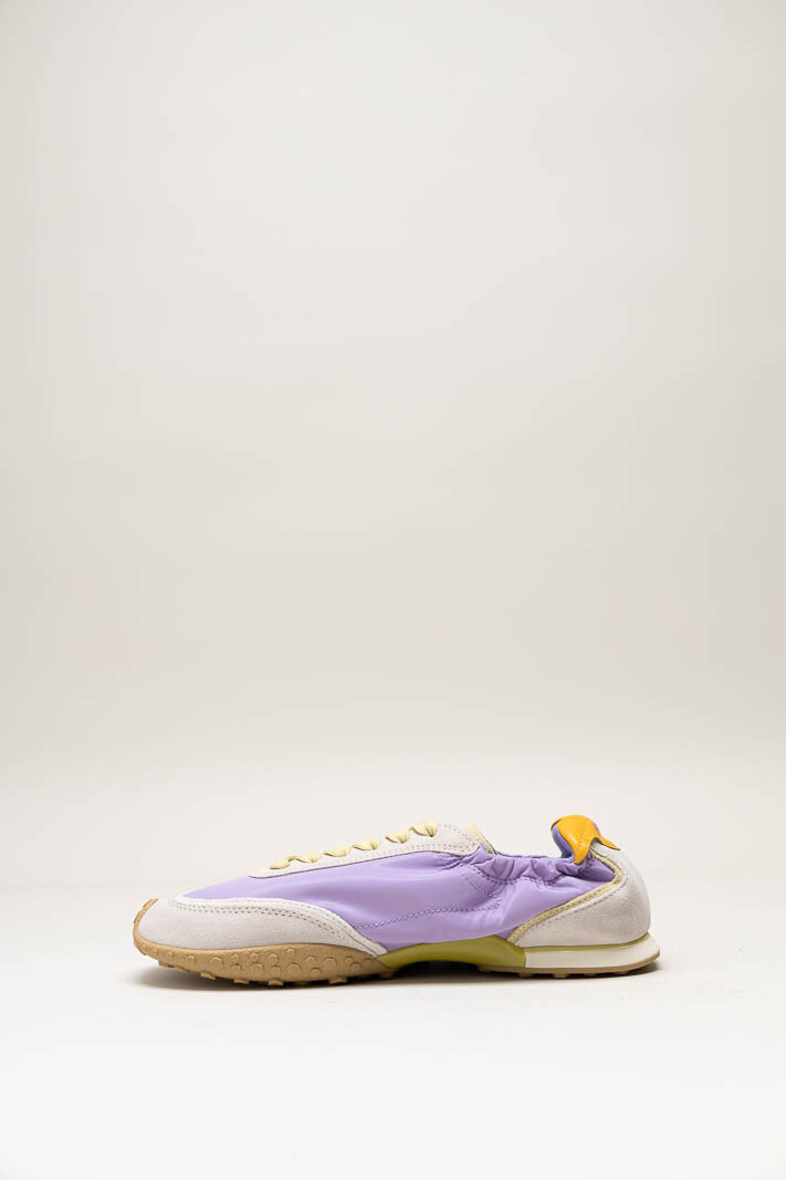 Lila Sneaker image