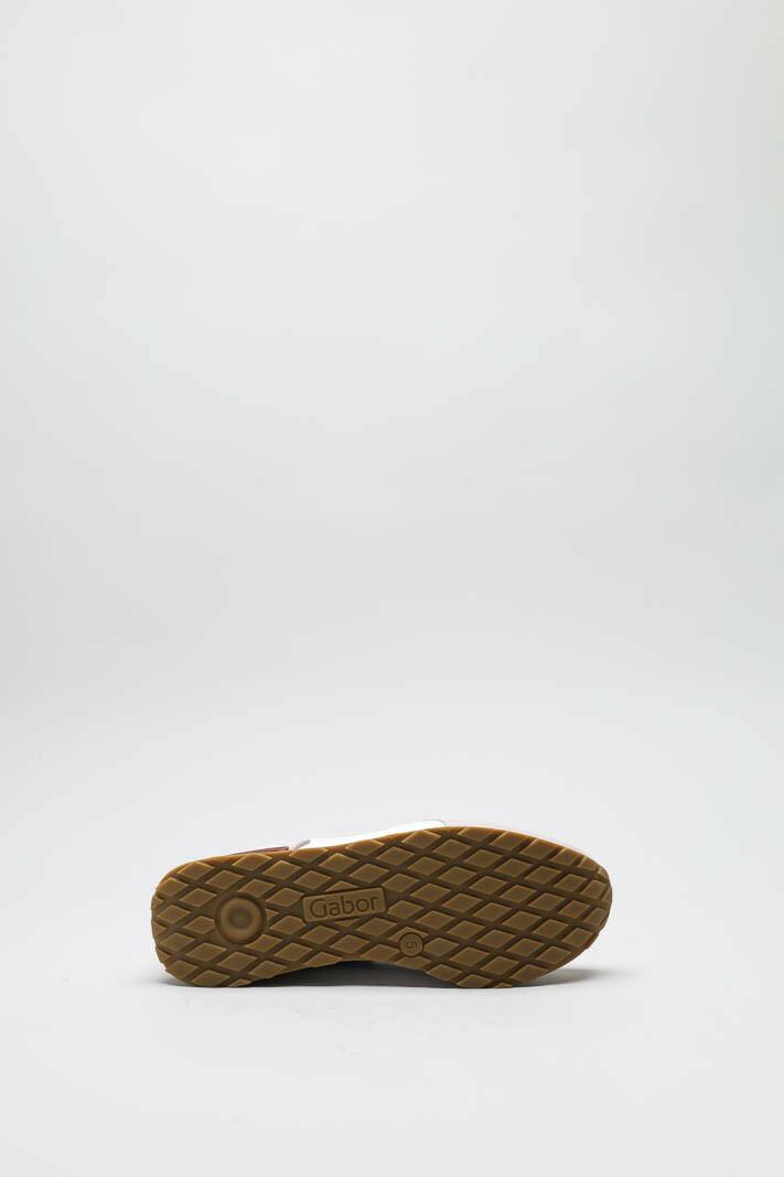 zoom in on Wit Sneaker image Wit Sneaker image