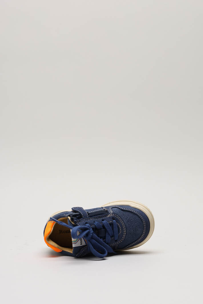 zoom in on Blauw Sneaker image Blauw Sneaker image