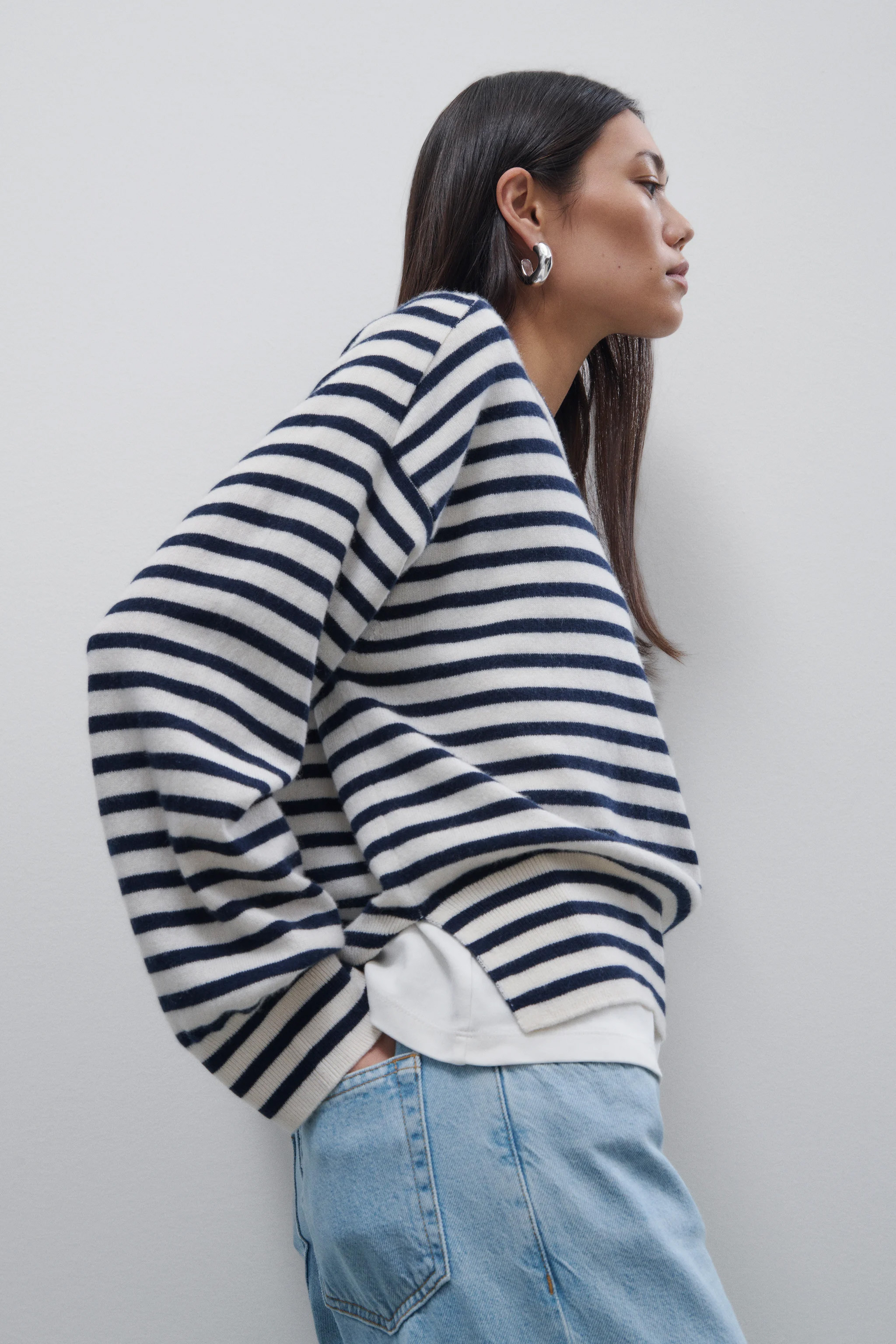 zoom in on Blauw Sweater/trui image Blauw Sweater/trui image