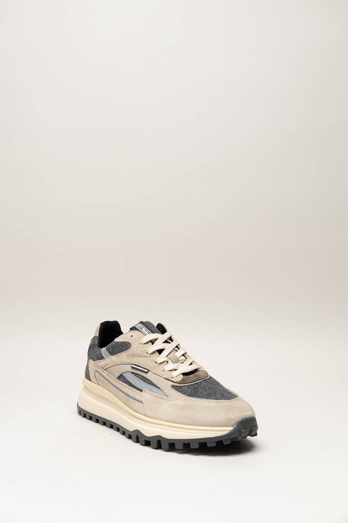Beige Sneaker