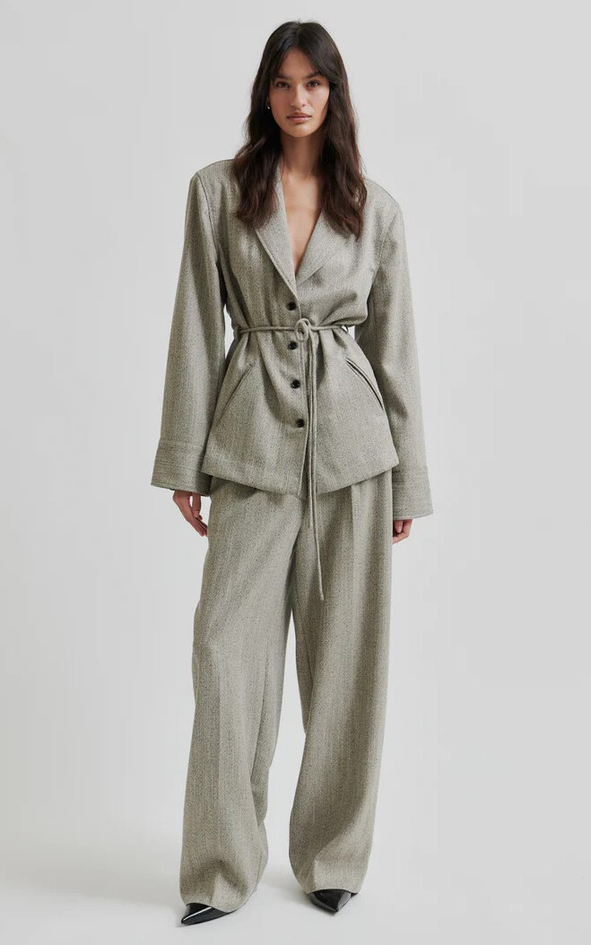zoom in on Grijs Blazer image Grijs Blazer image