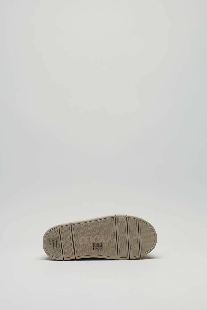 zoom in on Taupe Instapper image Taupe Instapper image