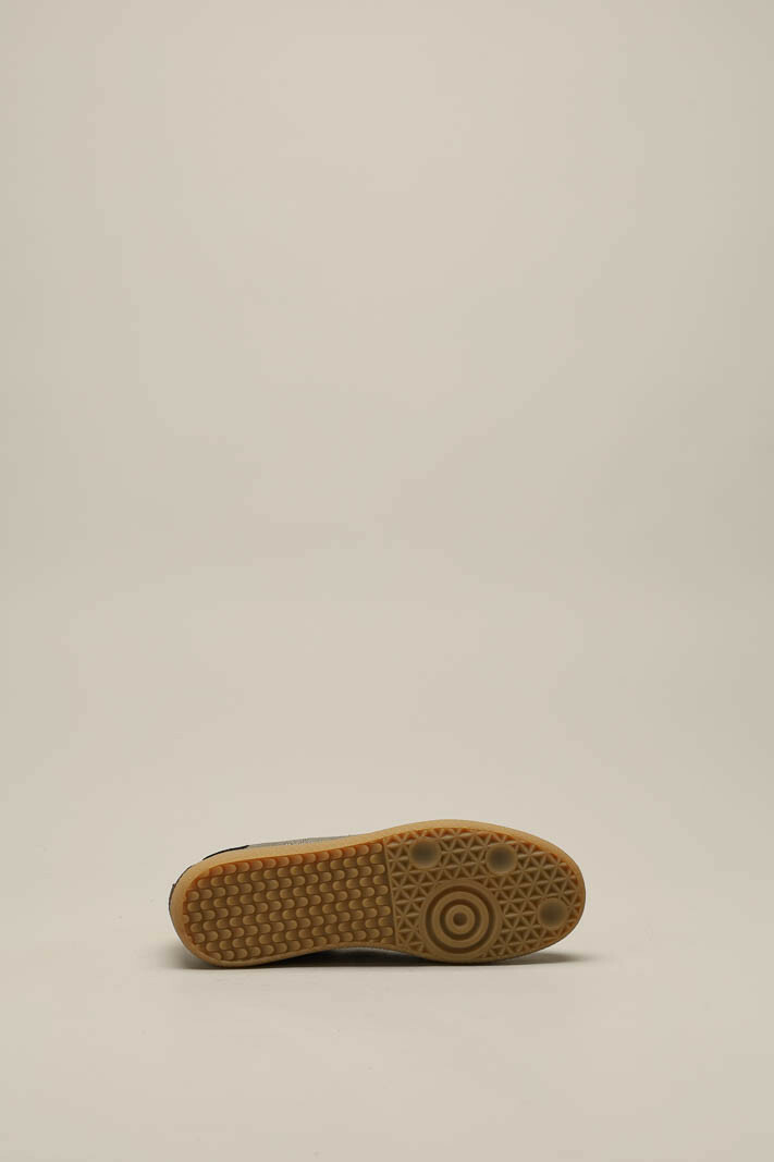 zoom in on Platina Sneaker image Platina Sneaker image