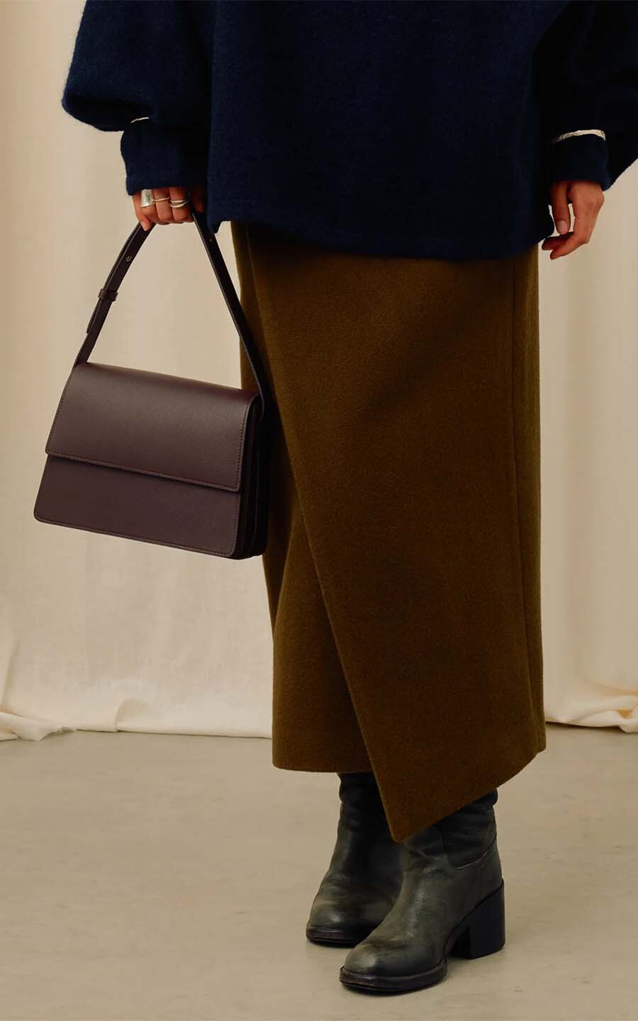 zoom in on Aubergine Cross body image Aubergine Cross body image