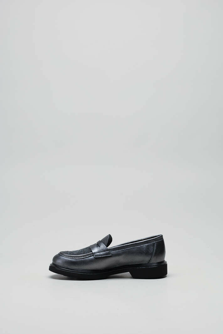 zoom in on Grijs Mocassin image Grijs Mocassin image