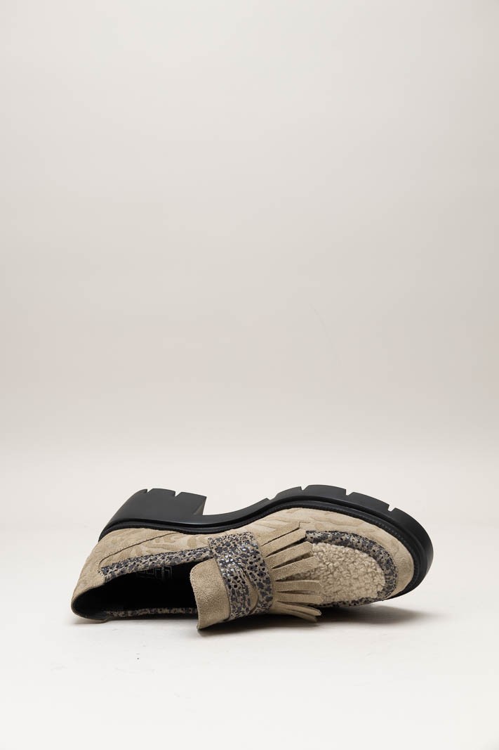 Taupe Mocassin hak image