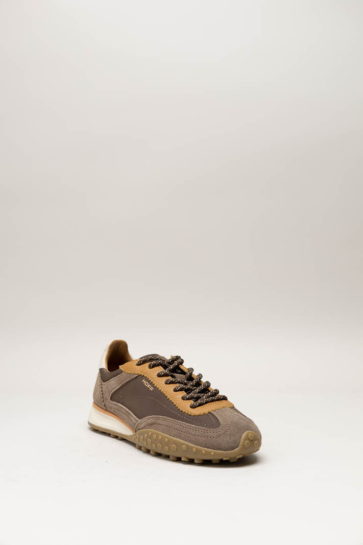 Bruin Sneaker