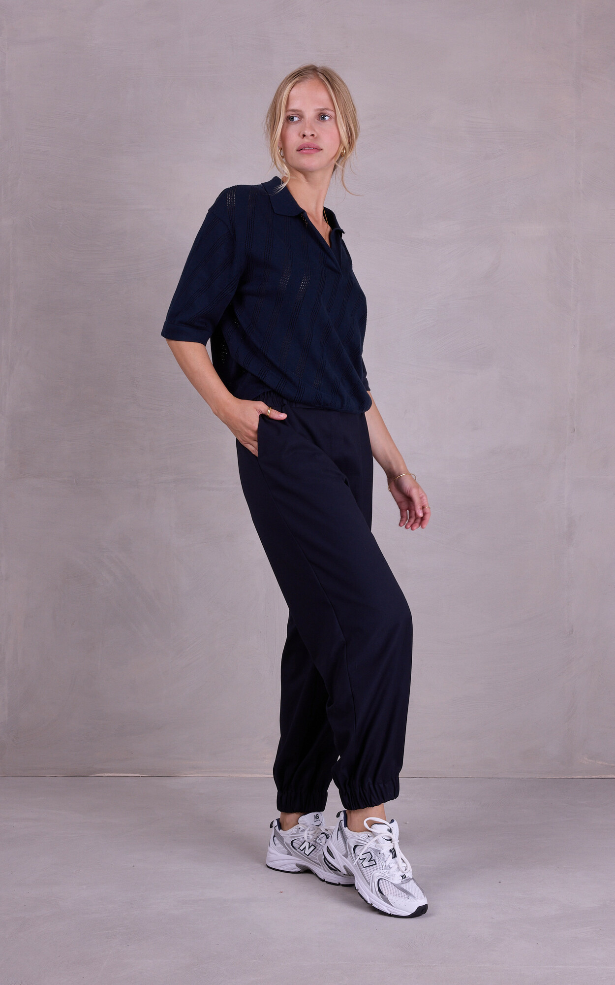 zoom in on Blauw Broek image Blauw Broek image