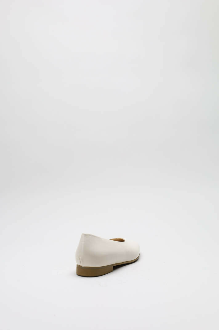zoom in on Ecru Mocassin image Ecru Mocassin image