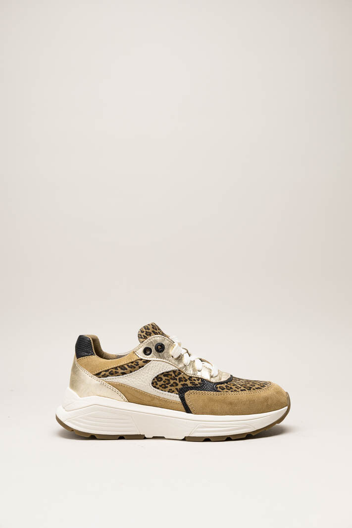 Camel Sneaker
