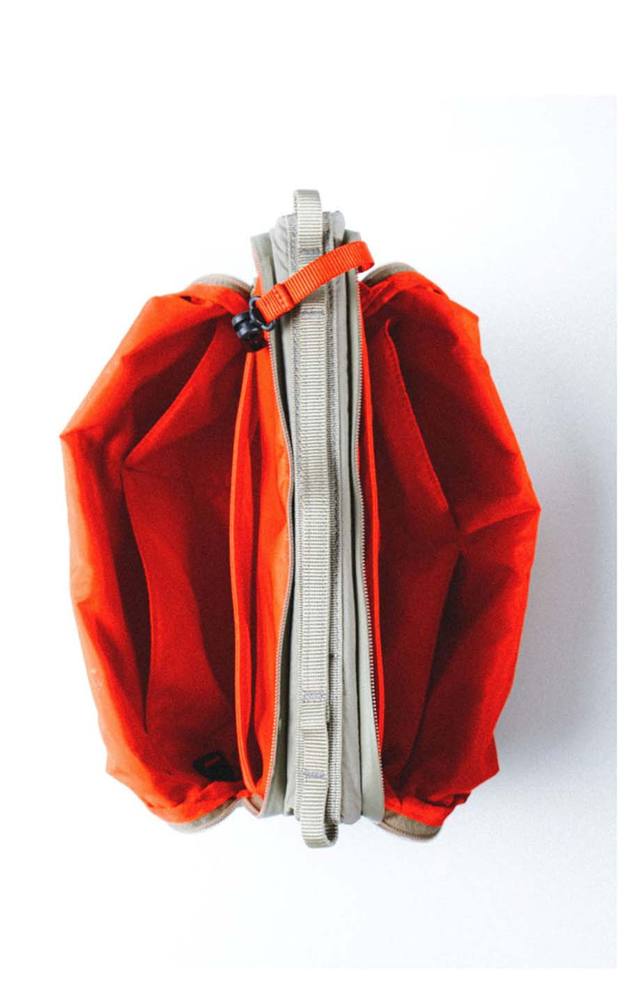 zoom in on Groen Cross body image Groen Cross body image