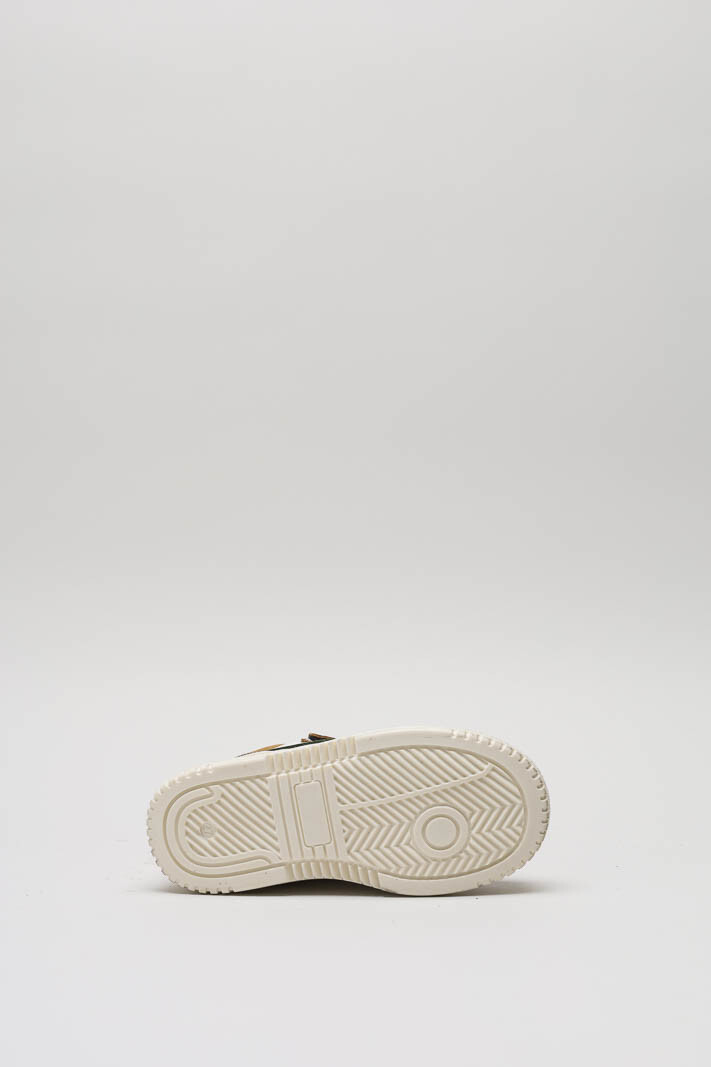 zoom in on Bruin Velcro schoen image Bruin Velcro schoen image
