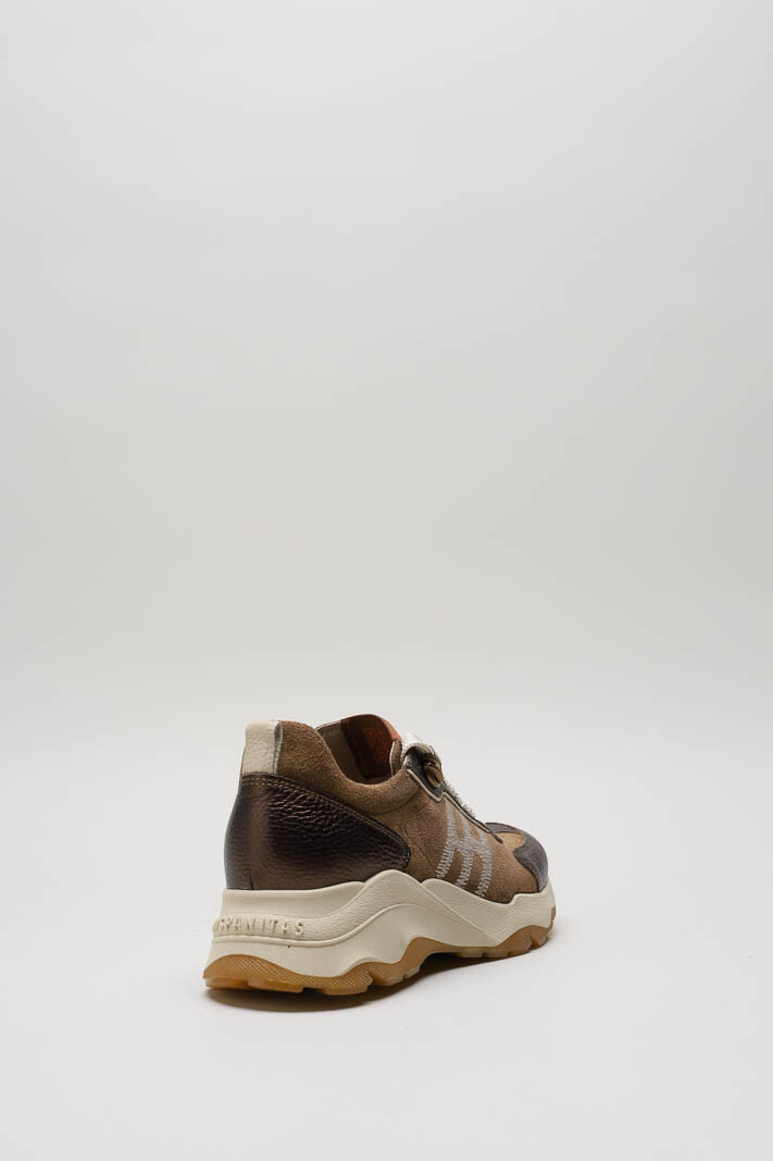zoom in on Bruin Sneaker image Bruin Sneaker image
