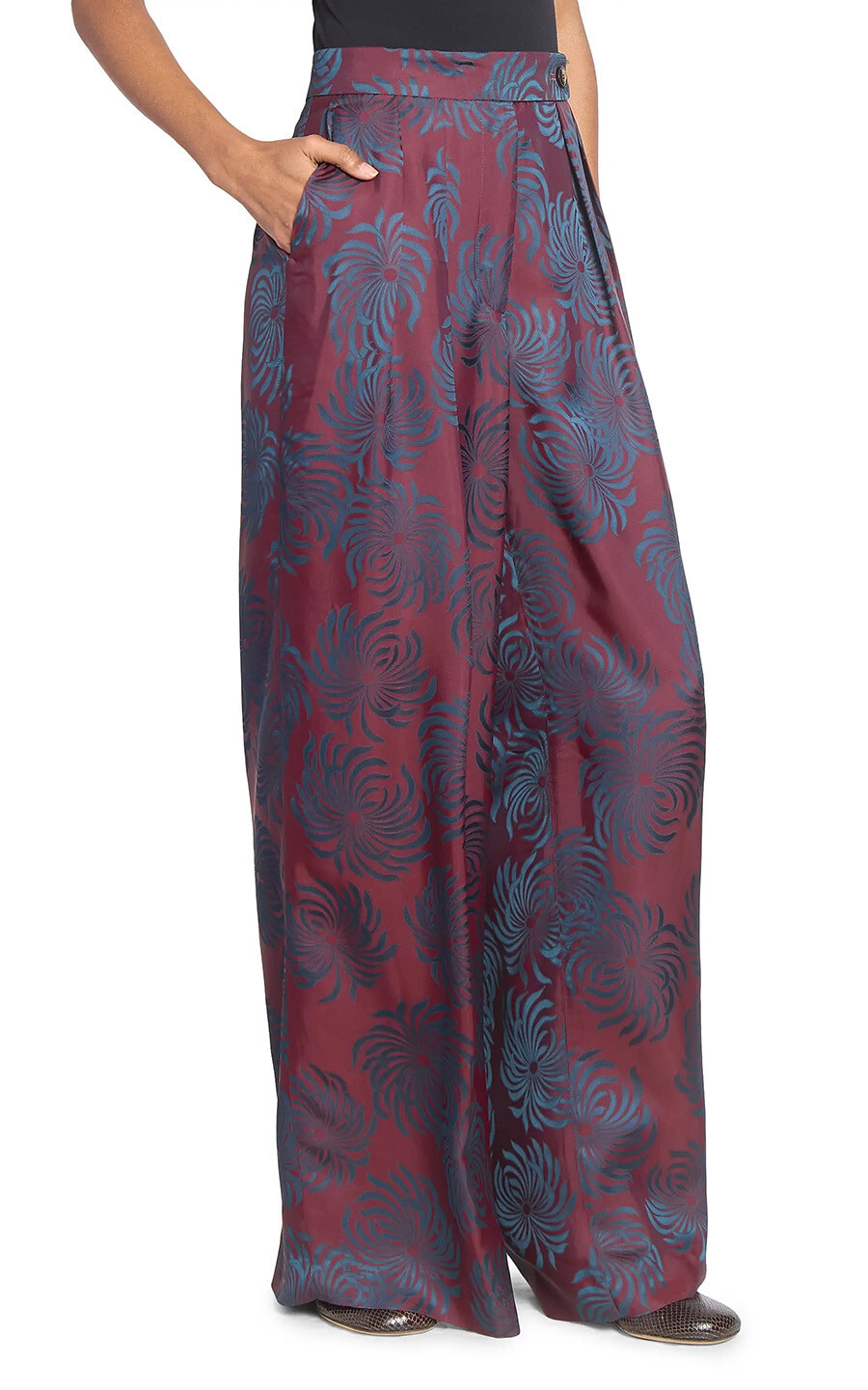 zoom in on Bordeaux Broek image Bordeaux Broek image