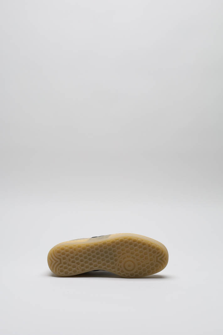 zoom in on Goud Sneaker image Goud Sneaker image