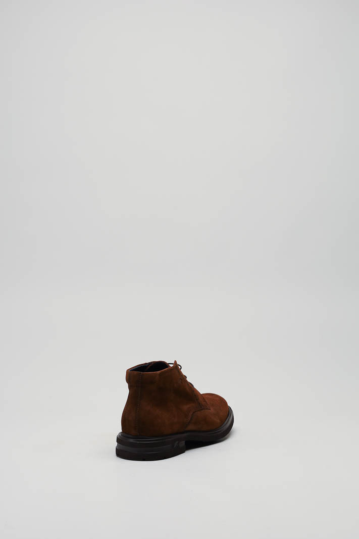 zoom in on Roestbruin Veterschoen hoog image Roestbruin Veterschoen hoog image